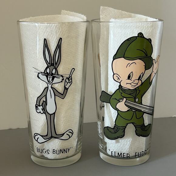 1973 Pepsi Collector Glasses Series Looney Tunes Bugs Bunny & Elmer Fudd #9 - Picture 1 of 8